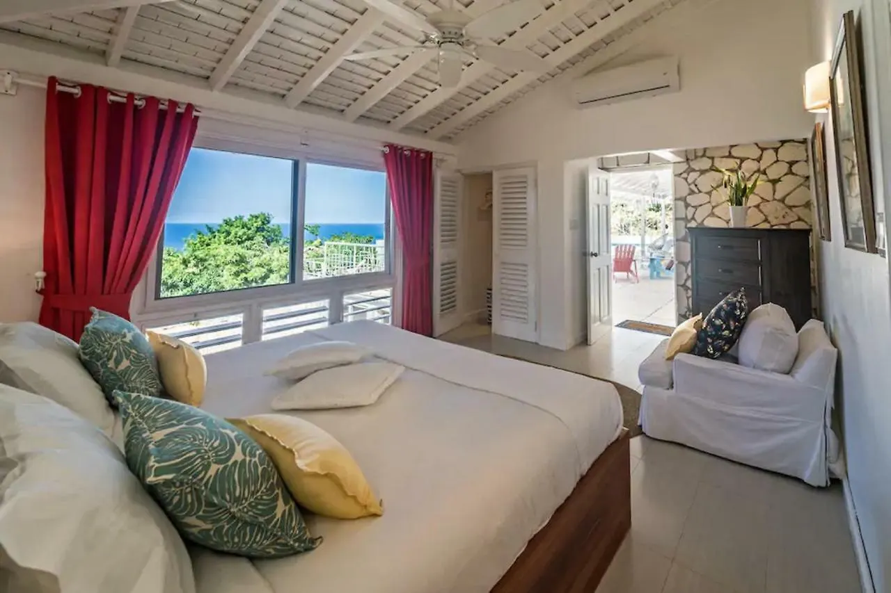Magnificent 5-Bedroom Estate Villa, Sleeps 12 Montego Bay Villa