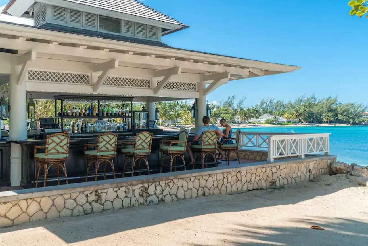 Villa Magnificent 5-Bedroom Estate Villa, Sleeps 12 Montego Bay