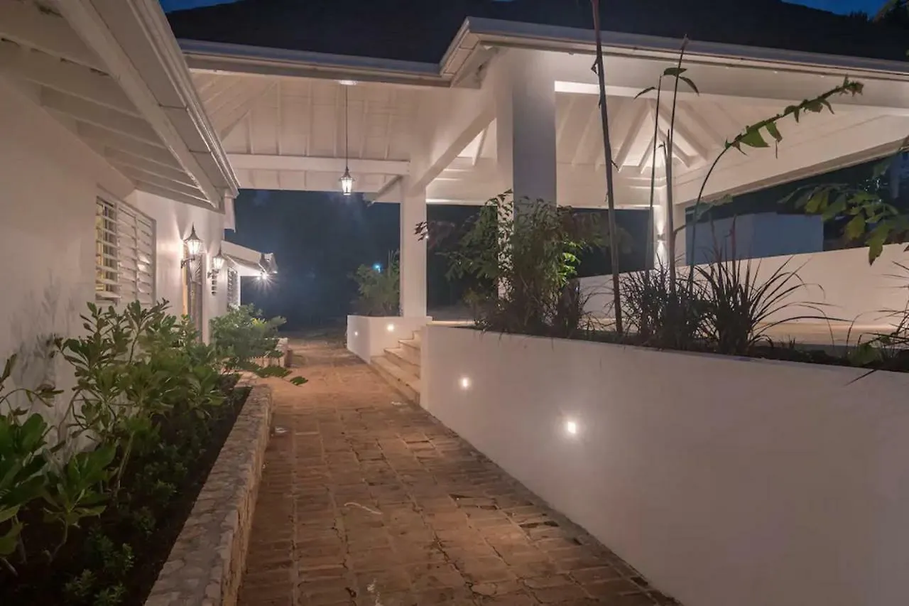 Magnificent 5-Bedroom Estate Villa, Sleeps 12 Montego Bay 0*,