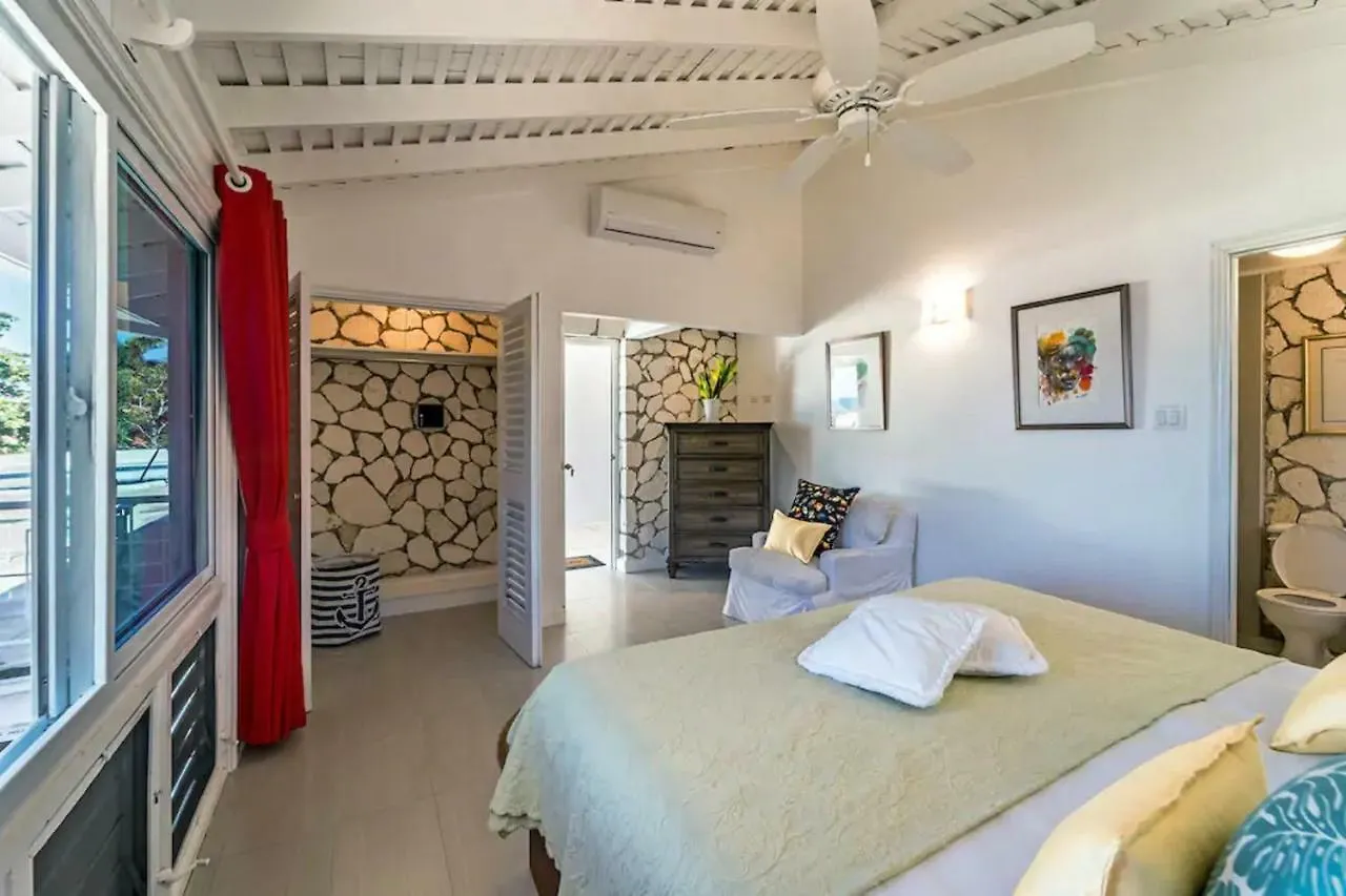 Magnificent 5-Bedroom Estate Villa, Sleeps 12 Montego Bay