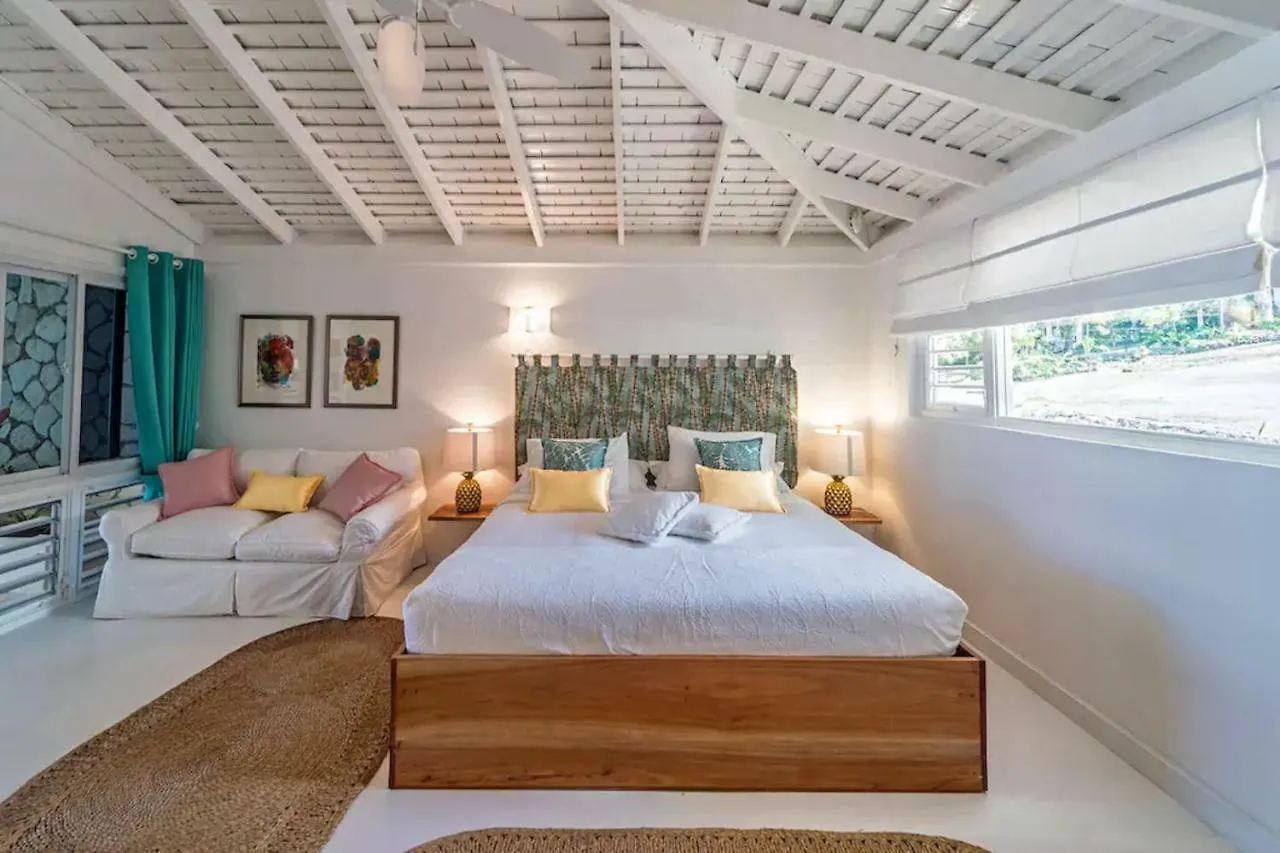Magnificent 5-Bedroom Estate Villa, Sleeps 12 Montego Bay Villa
