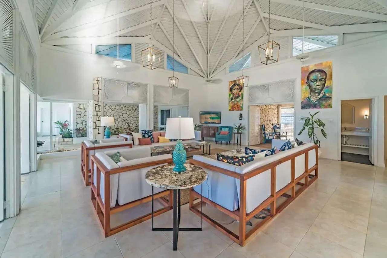 Magnificent 5-Bedroom Estate Villa, Sleeps 12 Montego Bay 0*,  Jamaica