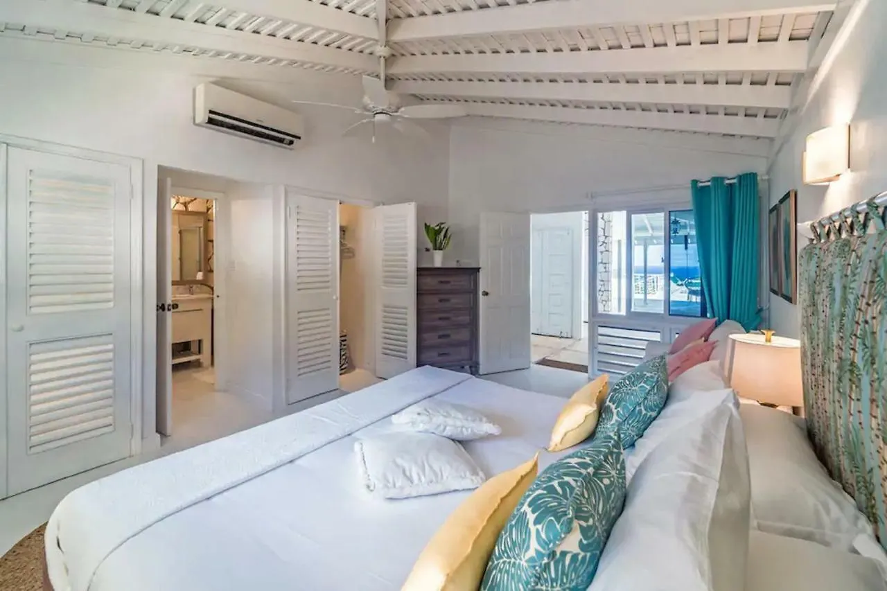 Magnificent 5-Bedroom Estate Villa, Sleeps 12 Montego Bay