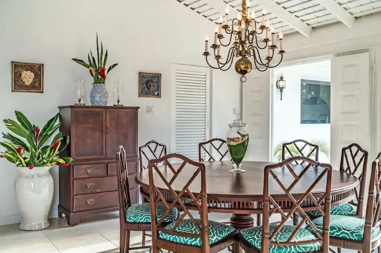 Magnificent 5-Bedroom Estate Villa, Sleeps 12 Montego Bay Villa
