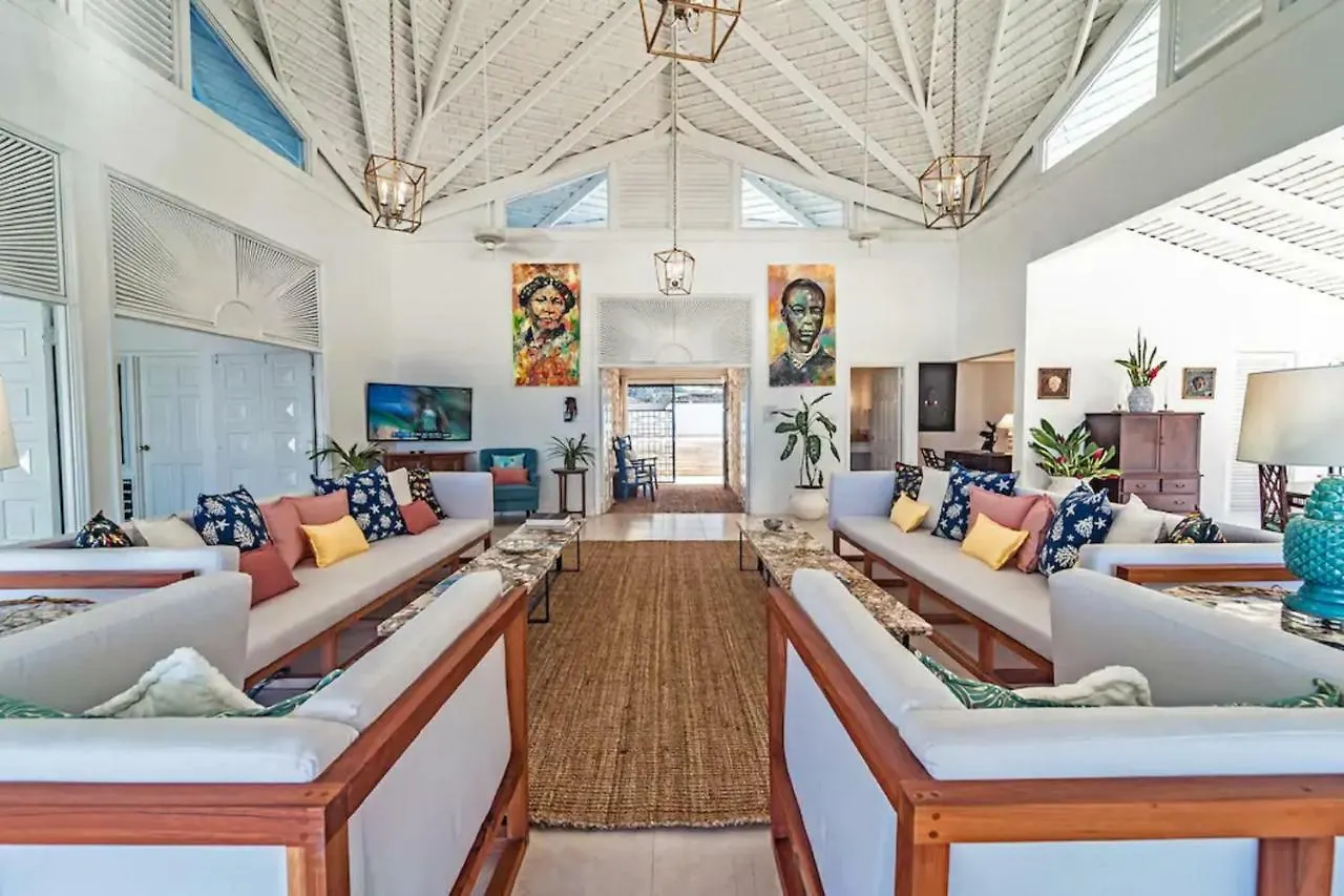 Magnificent 5-Bedroom Estate Villa, Sleeps 12 Montego Bay Villa