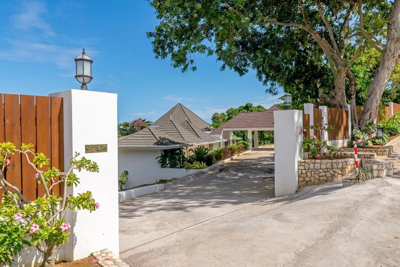 Magnificent 5-Bedroom Estate Villa, Sleeps 12 Montego Bay Jamaica