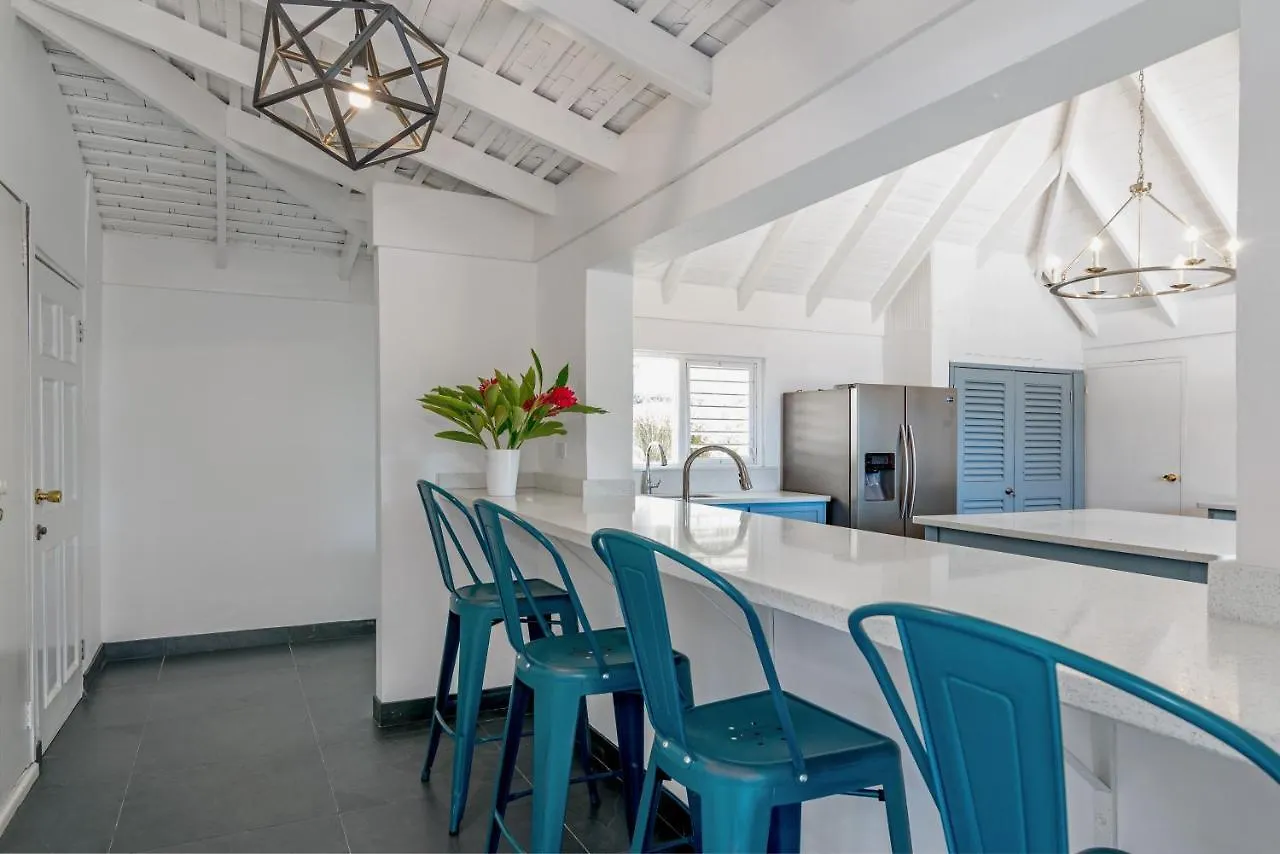 Magnificent 5-Bedroom Estate Villa, Sleeps 12 Montego Bay
