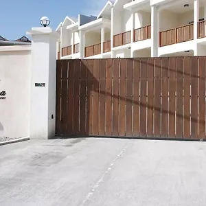 Luxury 2br Facing W/pool #4 Montego Bay